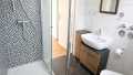 Blick in das Badezimmer (1. OG)
