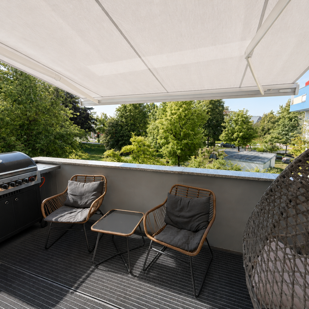 Sonniger Balkon