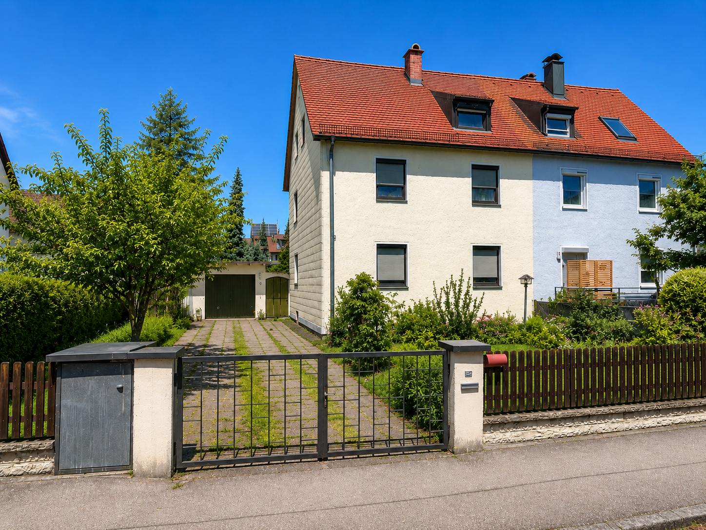 Straßenansicht