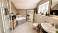Duschbad mit Badewanne
