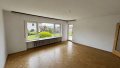 geräumiges Wohnzimmer
