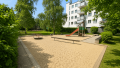 Spielplatz direkt vor dem Haus