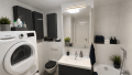 Badezimmer mit Wanne und Dusche