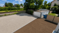 Blick auf den Garten und Parkplätze