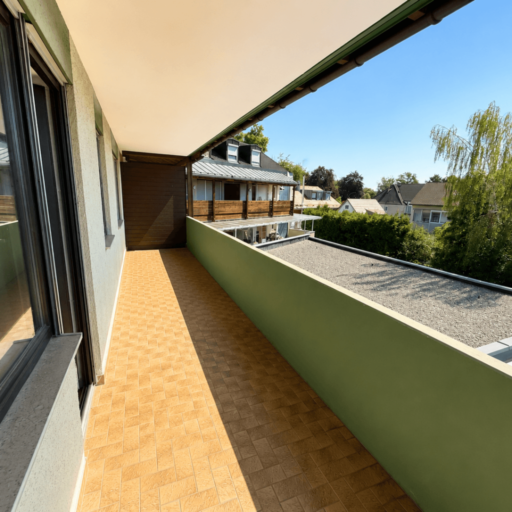 Sonniger Balkon